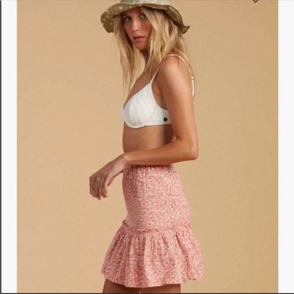 Billabong X The Salty Blonde pink ruffle floral skirt - Picture 9 of 10